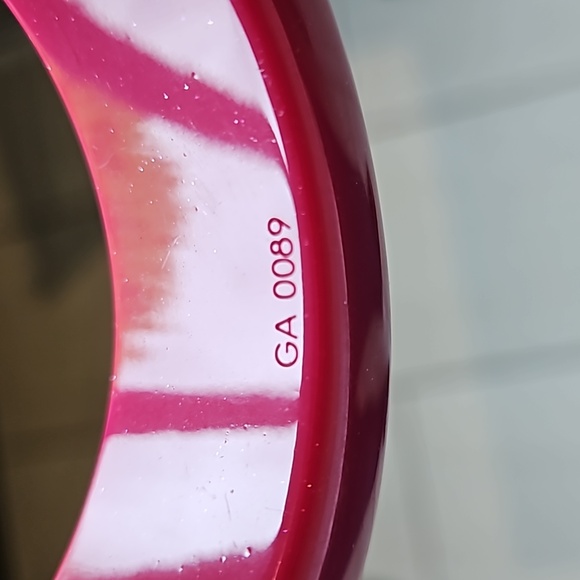 Louis Vuitton Bangle Fuschia Pink Resin Silver Logo Studs Mother of Pearl Fleurs - Picture 5 of 6